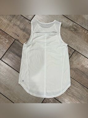 Lululemon women's white Align Hip-Length Racerback sculpt Tank Top size 4